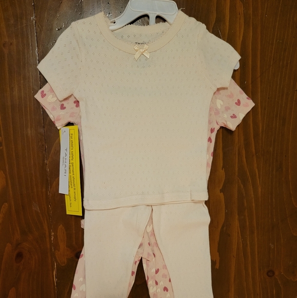 TAHARI baby pajamas set - Picture 3 of 4
